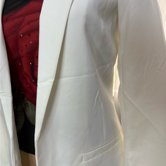 2/$25 H&M Women’s White Blazer - Picture 3 of 4